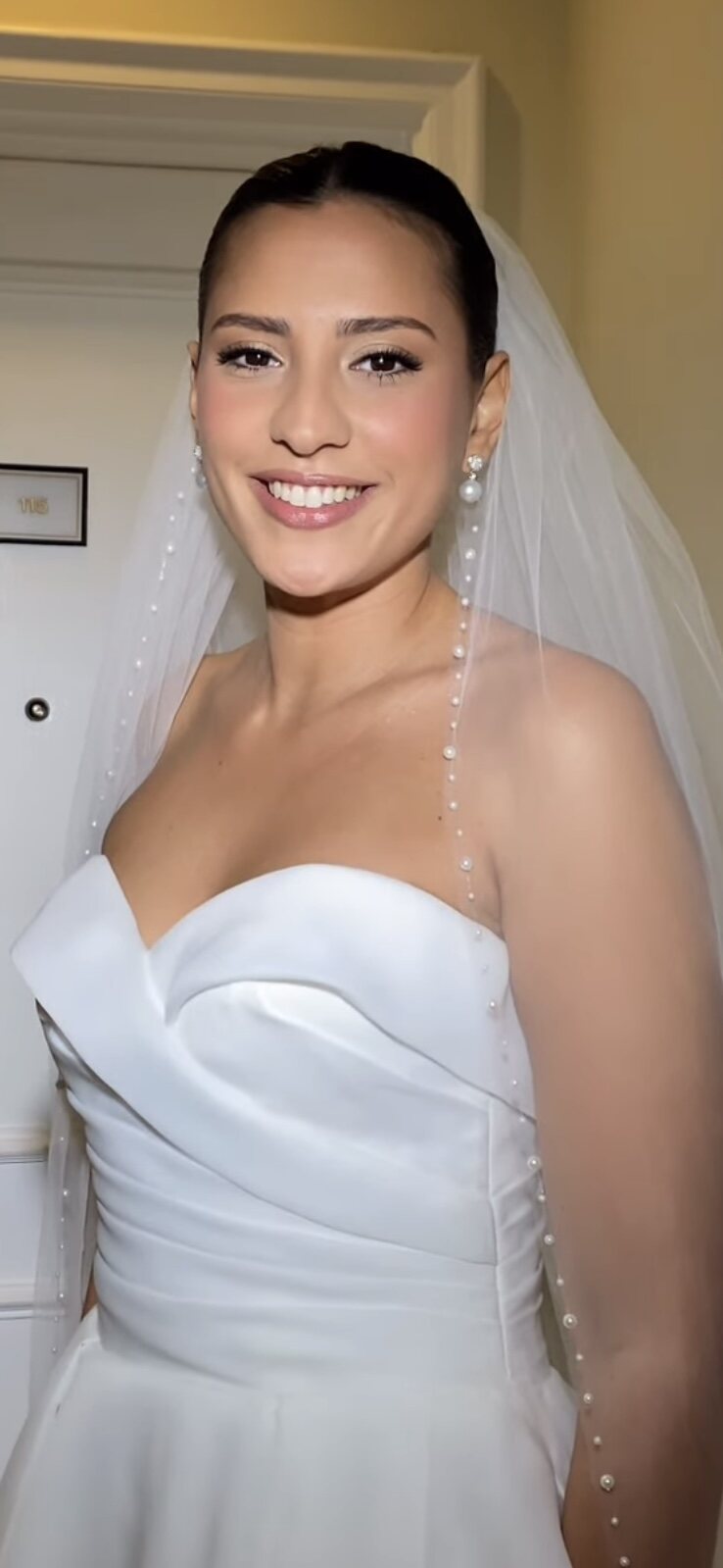 Novia, sonrisa natural